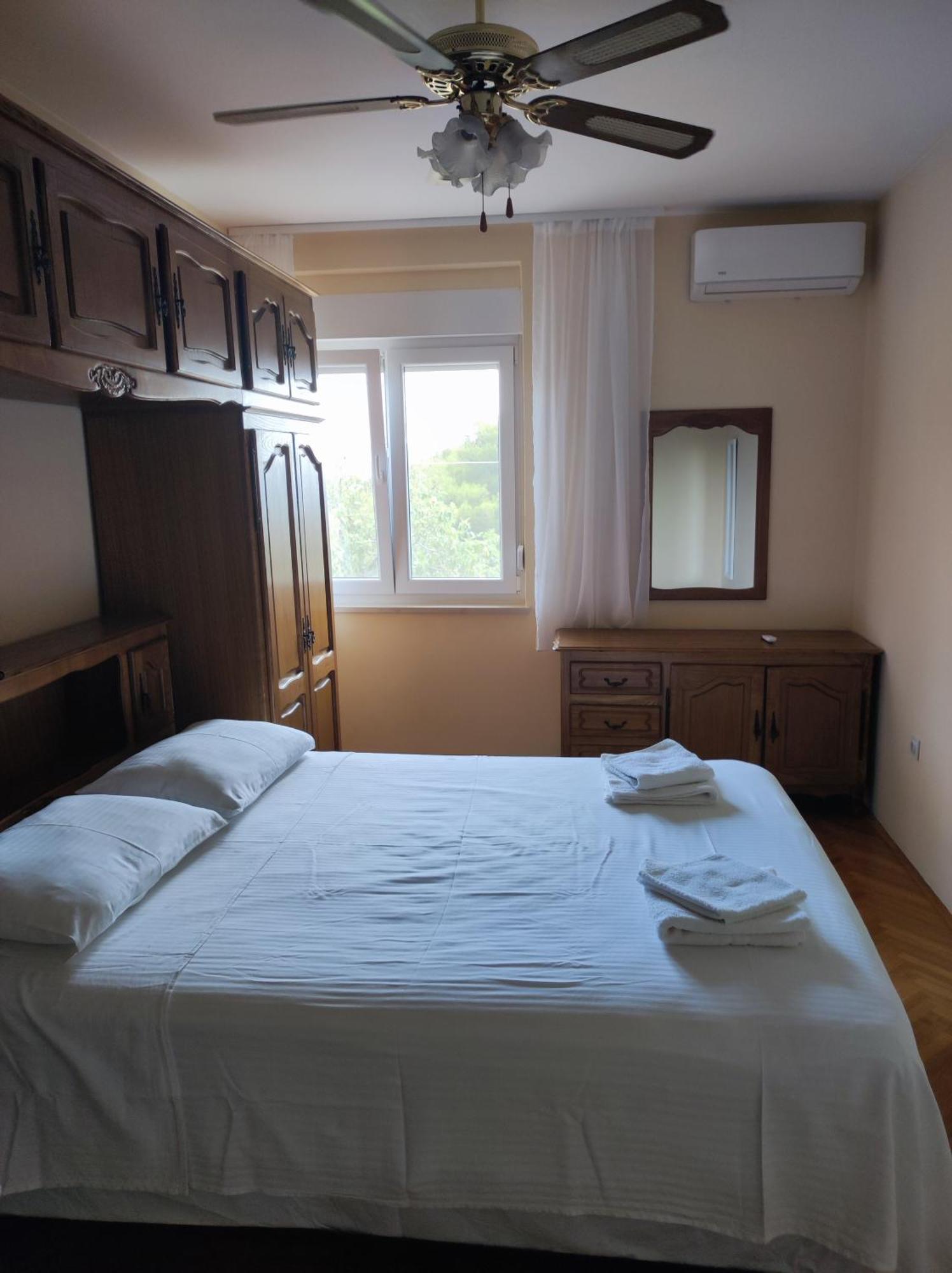 Apartment With 2 Balconies And Sea View Omis Bilik gambar