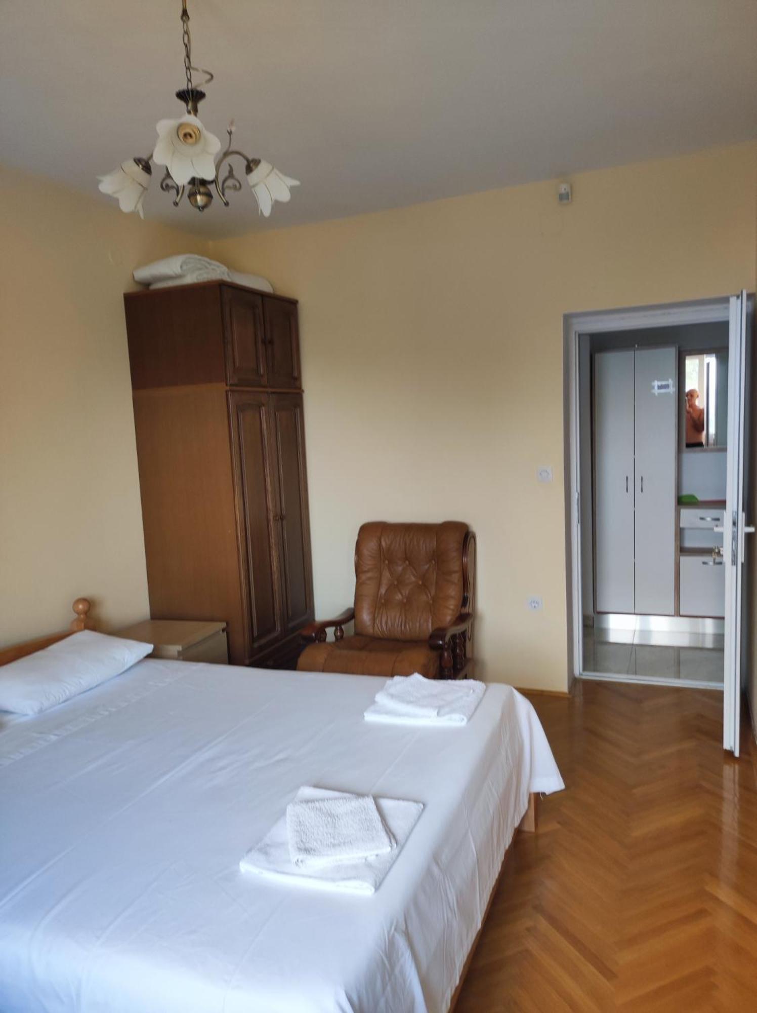 Apartment With 2 Balconies And Sea View Omis Bilik gambar